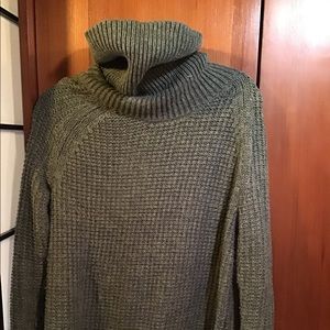Olive/forest green turtleneck sweater